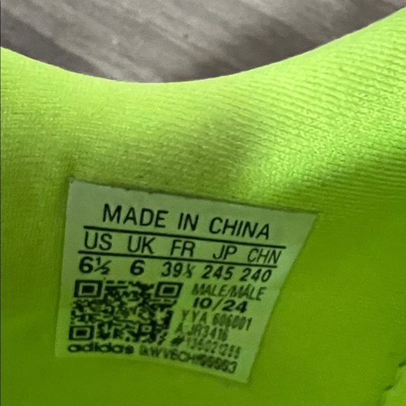 Adidas Evo SL Men’s 6.5/ Women’s 7.5 - Picture 2 of 8